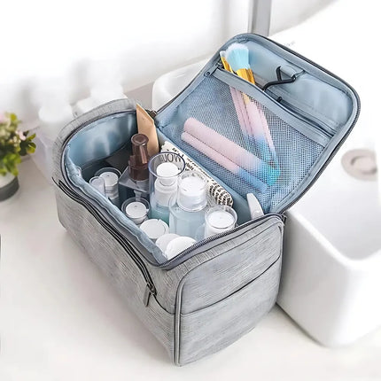 Grande trousse de toilette suspendue