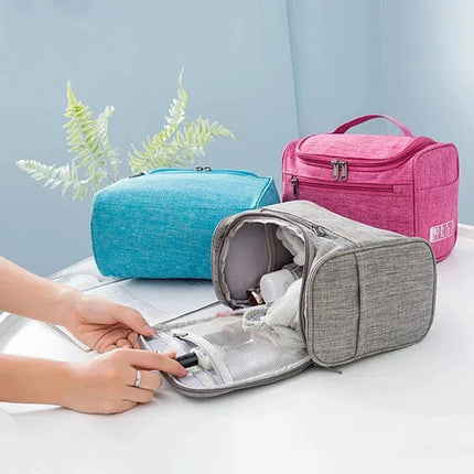 Grande trousse de toilette suspendue