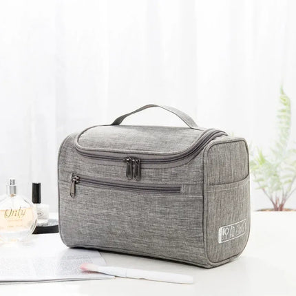 Grande trousse de toilette suspendue